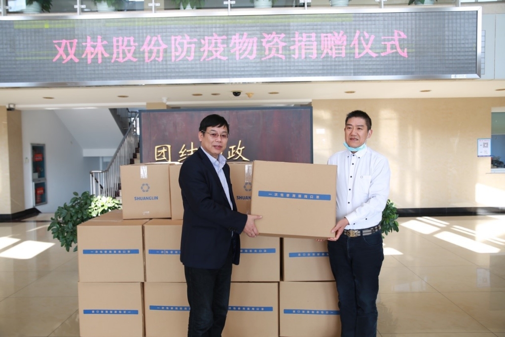 龙8头号玩家捐赠5万个口罩支援抗疫